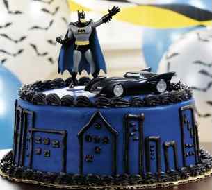 Batman The Dark Knight Birthday Cake and Cupcakes