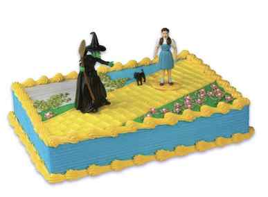 Wizard of Oz Birthday Cake and Cupcakes